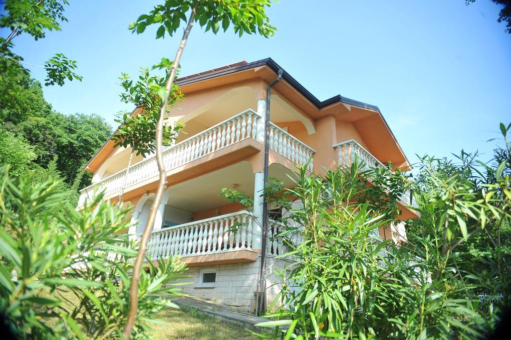 Apartments Viktorija Omišalj الغرفة الصورة